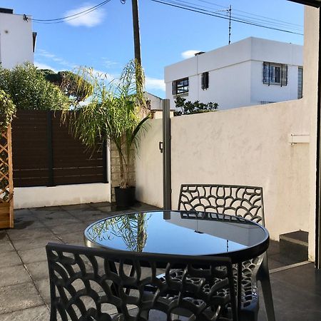 Plage A 400 M Studio Tout Confort Terrasse Clim Parking Hyères Exterior foto
